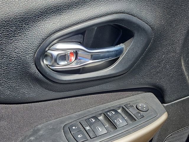 2018 Jeep Cherokee Latitude Tech Connect