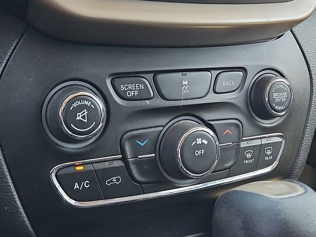 2018 Jeep Cherokee Latitude Tech Connect