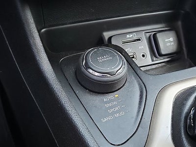 2018 Jeep Cherokee Latitude Tech Connect