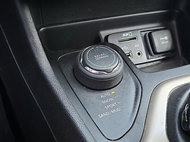 2018 Jeep Cherokee Latitude Tech Connect