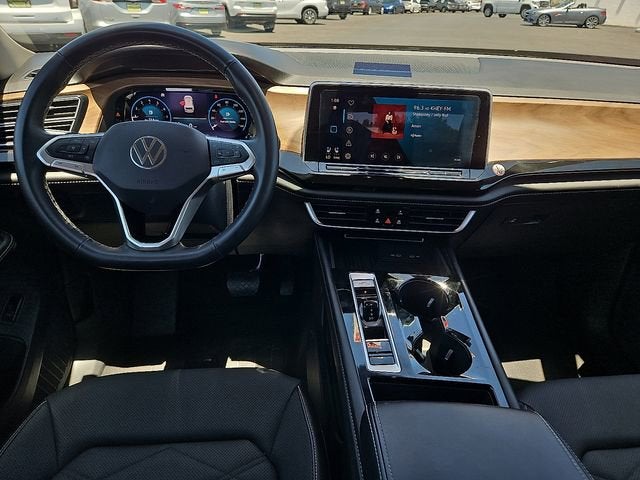 2025 Volkswagen Atlas 2.0T SE w/Technology