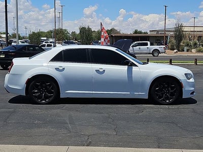 2019 Chrysler 300 Touring