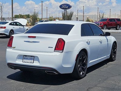 2019 Chrysler 300 Touring