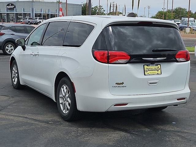 2023 Chrysler Voyager LX