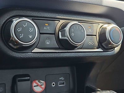 2023 Nissan Versa SV