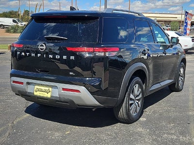 2025 Nissan Pathfinder SL