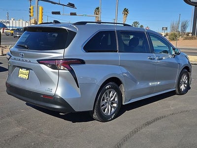 2024 Toyota Sienna XLE