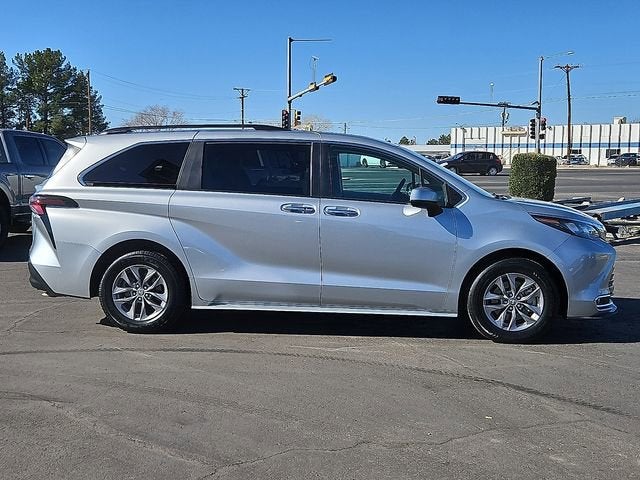 2024 Toyota Sienna XLE