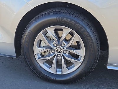 2024 Toyota Sienna XLE