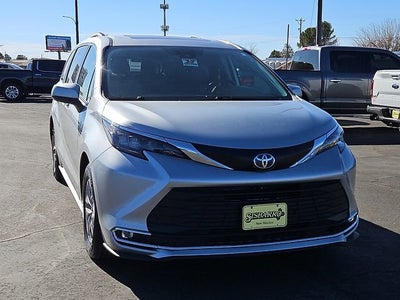 2024 Toyota Sienna XLE