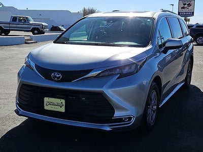2024 Toyota Sienna XLE