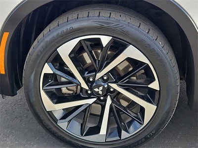 2023 Mitsubishi Outlander SE