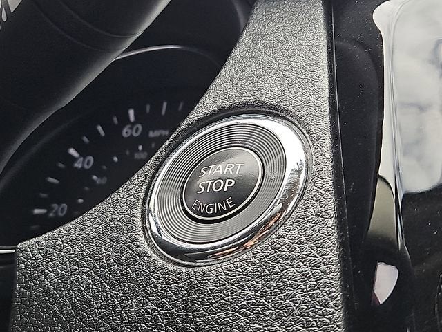 2022 Nissan Rogue Sport SV