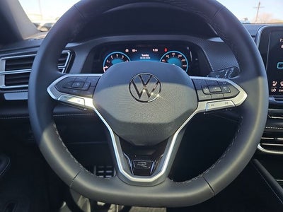 2026 Volkswagen Atlas Cross Sport 2.0T SEL R-Line Black