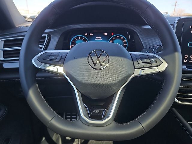 2026 Volkswagen Atlas Cross Sport 2.0T SEL R-Line Black