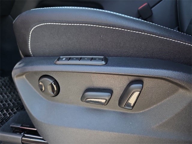 2025 Volkswagen Atlas Cross Sport 2.0T SEL R-Line Black