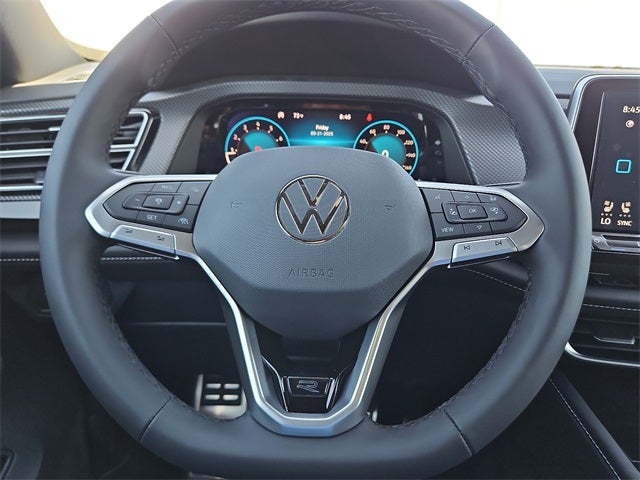 2025 Volkswagen Atlas Cross Sport 2.0T SEL R-Line Black