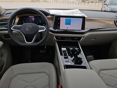 2025 Volkswagen Atlas 2.0T SE w/ Technology