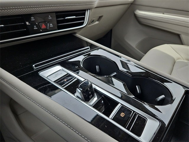 2025 Volkswagen Atlas 2.0T SE w/ Technology