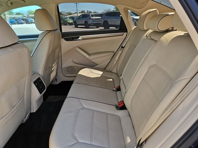 2018 Volkswagen Passat 2.0T SE