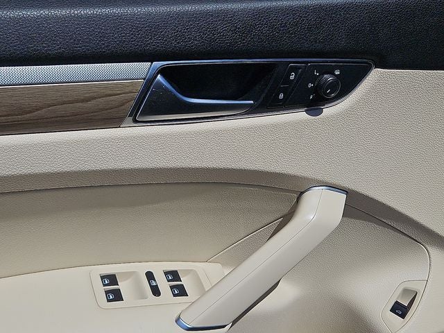 2018 Volkswagen Passat 2.0T SE