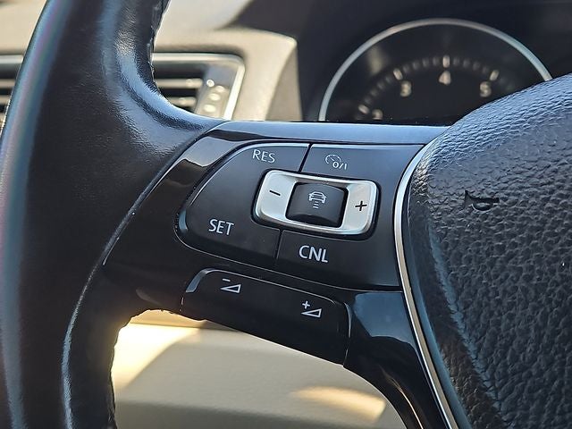 2018 Volkswagen Passat 2.0T SE