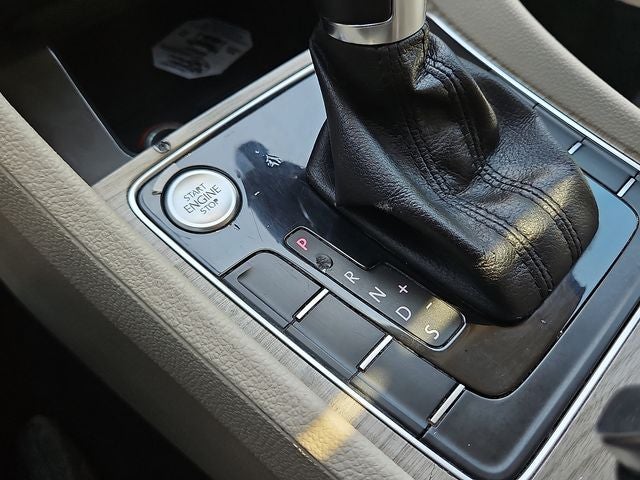 2018 Volkswagen Passat 2.0T SE