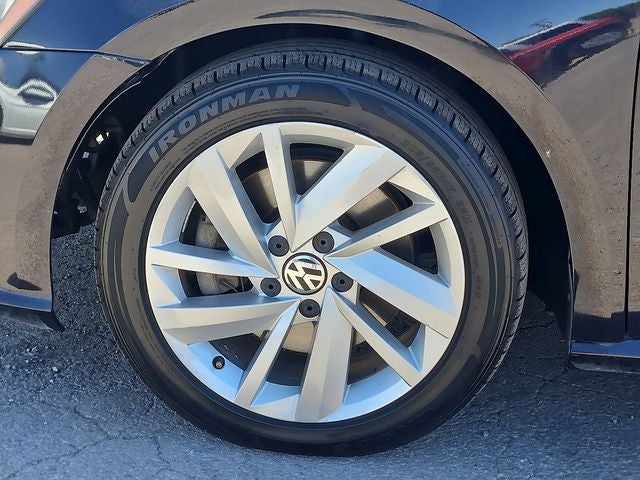 2018 Volkswagen Passat 2.0T SE