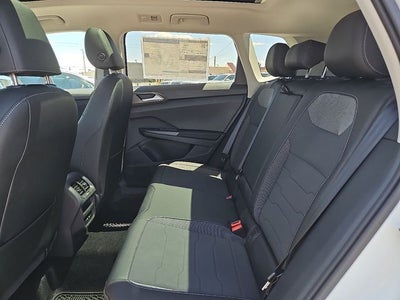 2026 Volkswagen Taos 1.5T SE Black