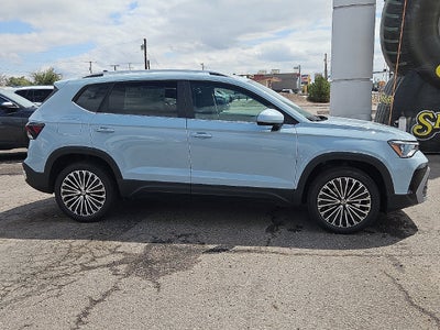 2027 Volkswagen Taos 1.5T SE