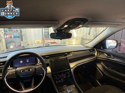 2022 Jeep Grand Cherokee L Laredo 4x4