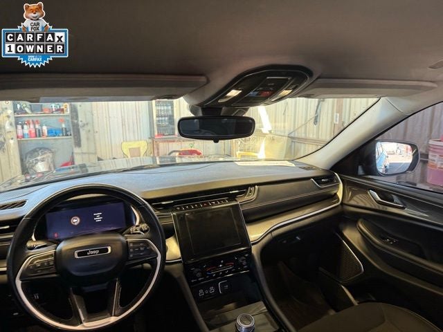 2022 Jeep Grand Cherokee L Laredo 4x4