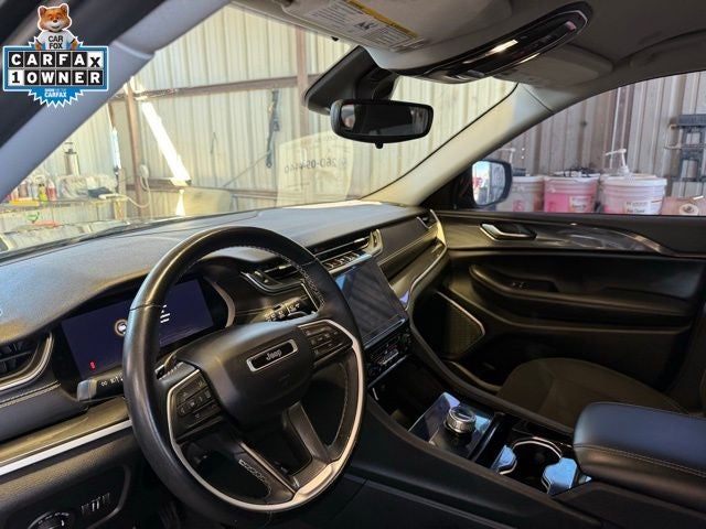 2022 Jeep Grand Cherokee L Laredo 4x4