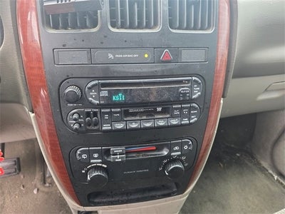 2006 Chrysler Town & Country Base