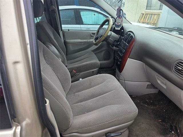 2006 Chrysler Town & Country Base