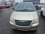 2006 Chrysler Town & Country Base