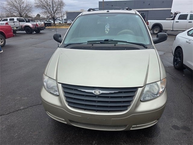 2006 Chrysler Town & Country Base