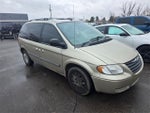 2006 Chrysler Town & Country Base