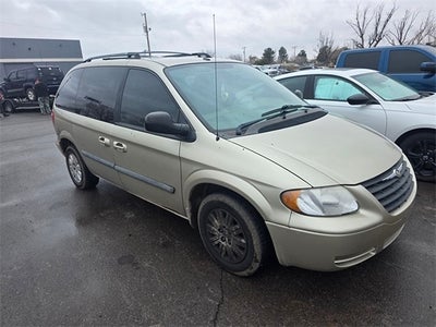 2006 Chrysler Town & Country Base
