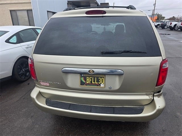 2006 Chrysler Town & Country Base