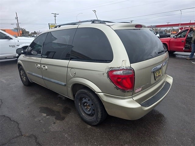 2006 Chrysler Town & Country Base