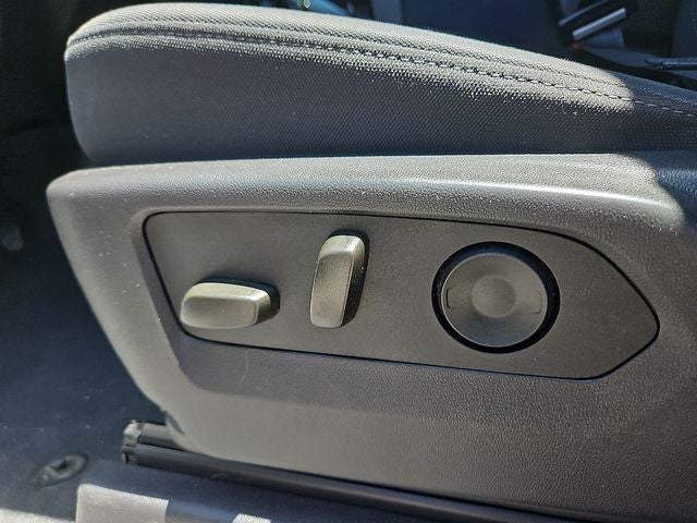 2025 Chevrolet Silverado 1500 LT LT1