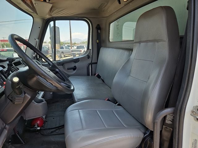 2018 Freightliner M2 106