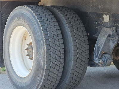 2018 Freightliner M2 106