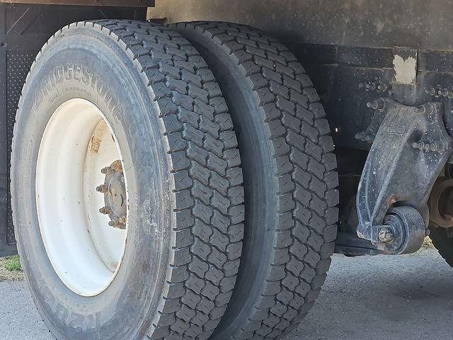 2018 Freightliner M2 106