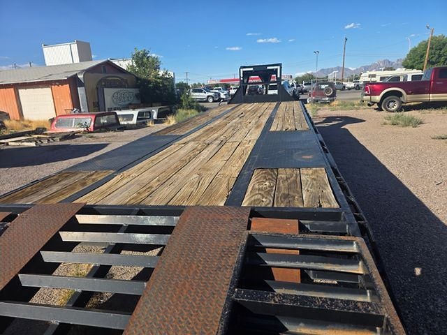 2020 PJ TRAILER 28FT GOOSNECK