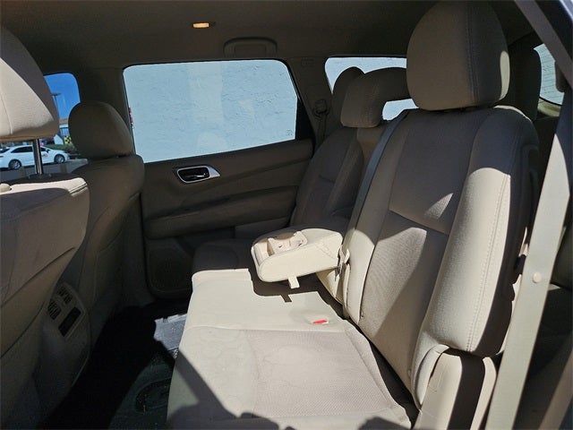 2017 Nissan Pathfinder S