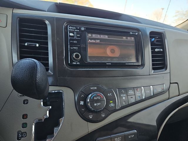 2013 Toyota Sienna SE